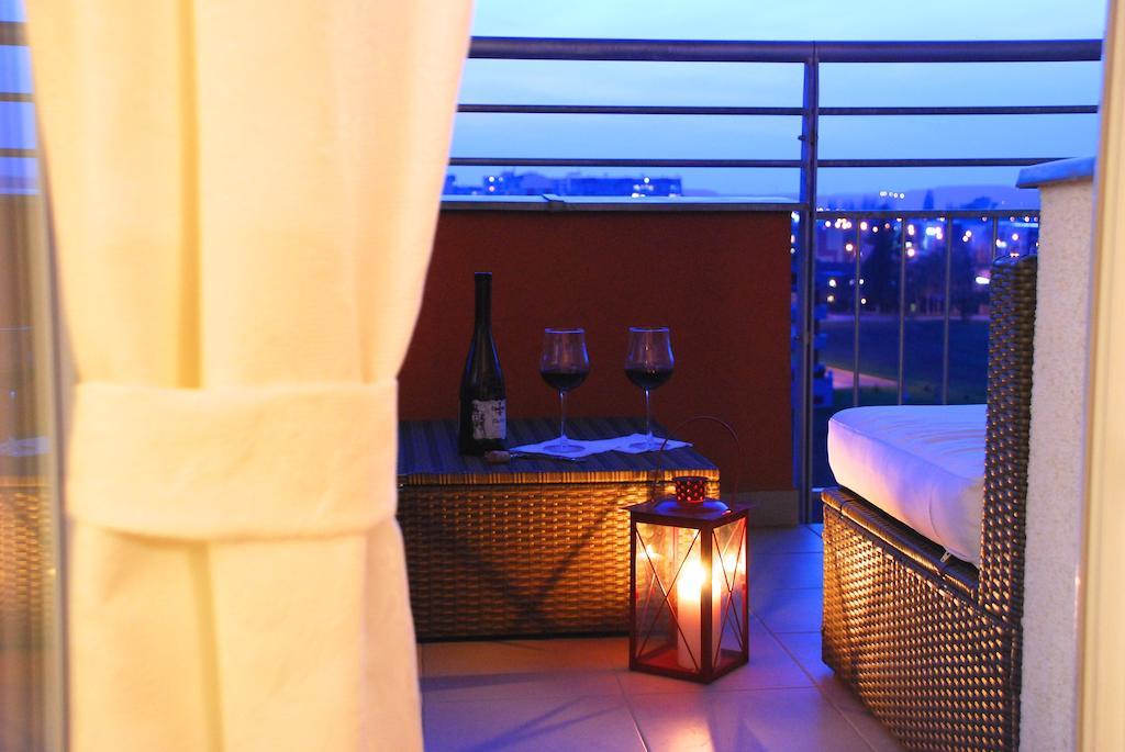 A Nice Place To Stay Apartments براغ الغرفة الصورة